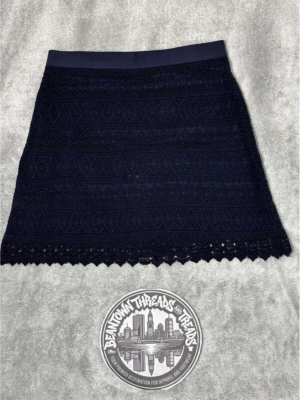Loft Women’s Size 10  Dark Blue/Navy Back Zip Crochet Lace Overlay Mini Skirt